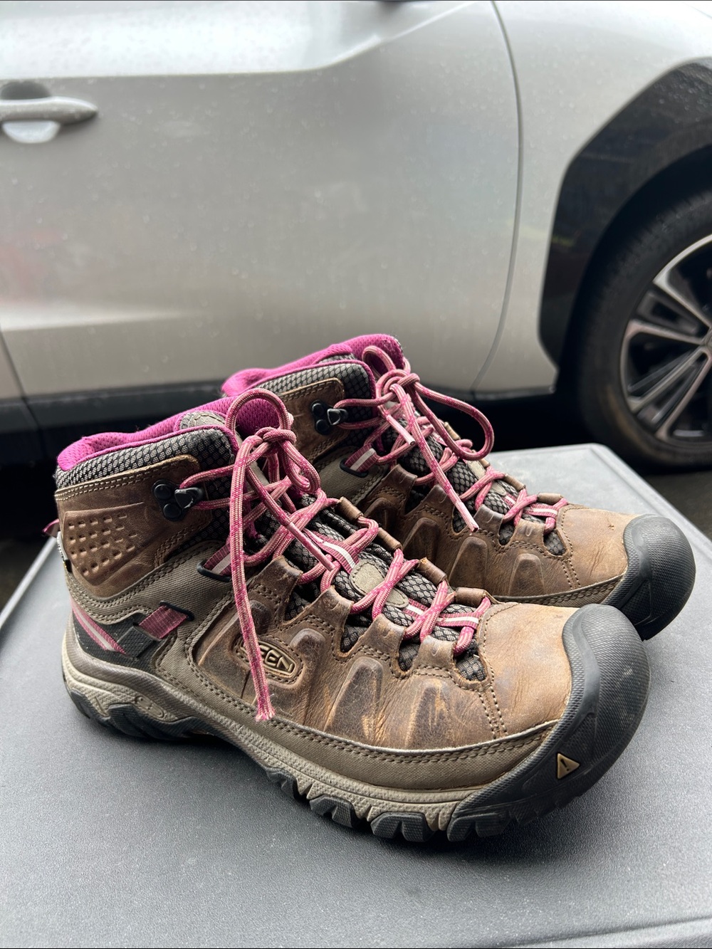 KEEN TARGHEE III wOMEN’S BROWN LEATHER WATERPROOF HIKING LEATHER BOOTS SIZE 8